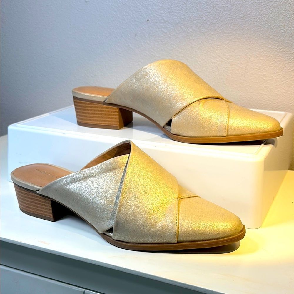 Maurice’s Isabel Elegant Cream Shimmer Block Heel Mules size 8.5M